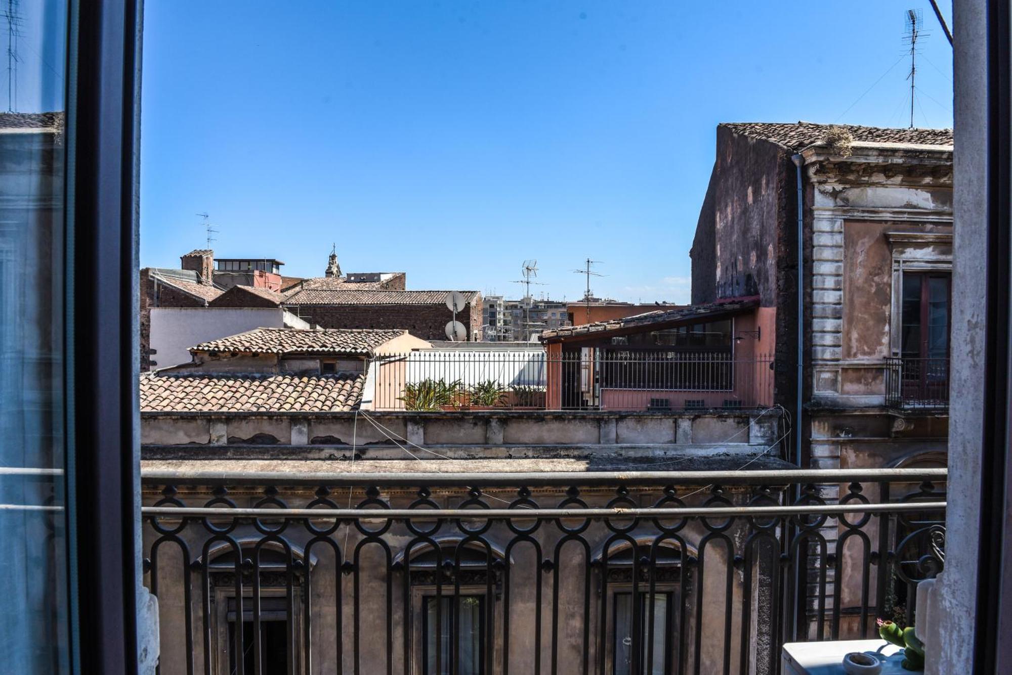 Exclusive Gina'S Apartment Catania Bagian luar foto