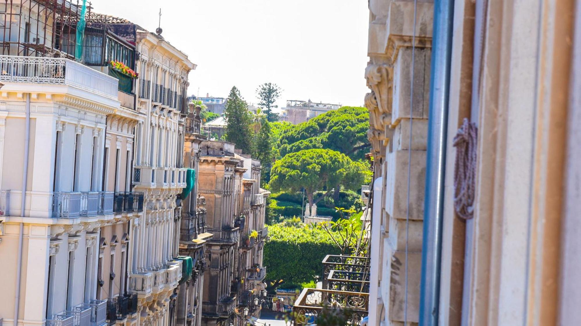 Exclusive Gina'S Apartment Catania Bagian luar foto